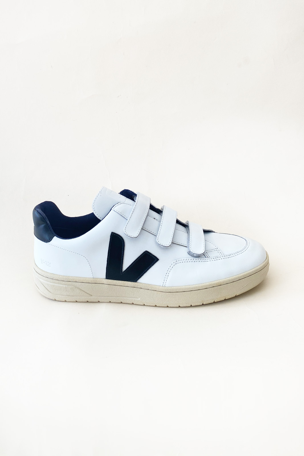 VEJA Mod. V LOCK LEATHER EXTRA WHITE BLACK VEJA Mod. V LOCK LEATHER EXTRA WHITE BLACK
