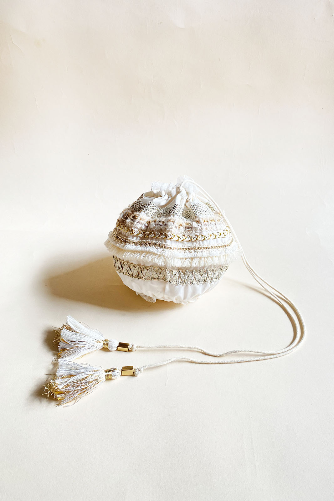 SESSUN OUI Mod. MOON OFF WHITE