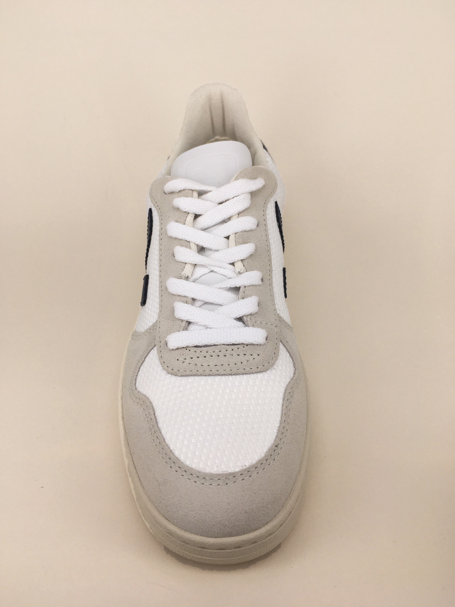 v10 b mesh white gold